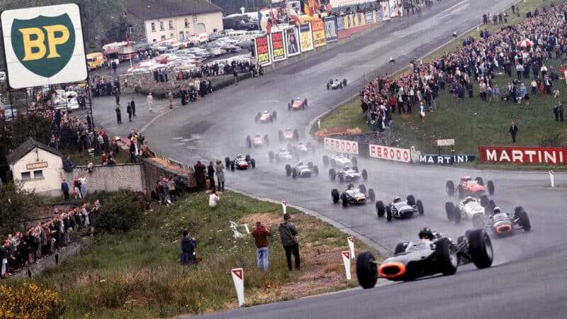 Graham Hill leads in Spa 1965